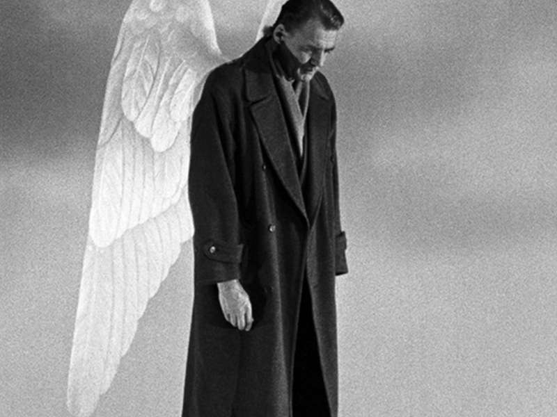 Bruno Ganz in Wings of Desire, Diretto da Wim Wenders, 1987 | Courtesy Wim Wenders Stiftung&ndash;Argos Films | &copy; 1987 Road Movies &ndash; Argos Films